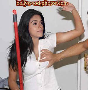 bollywood oops - Asin oops Moment