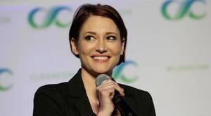 Famous Celebrity Chyler Leigh Porn - Supergirl,' 'Grey's Anatomy' Star Chyler Leigh Comes Out