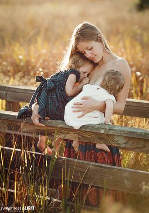 breastfeeding in the 50s - San Francisco Breastfeeding Photography Â»